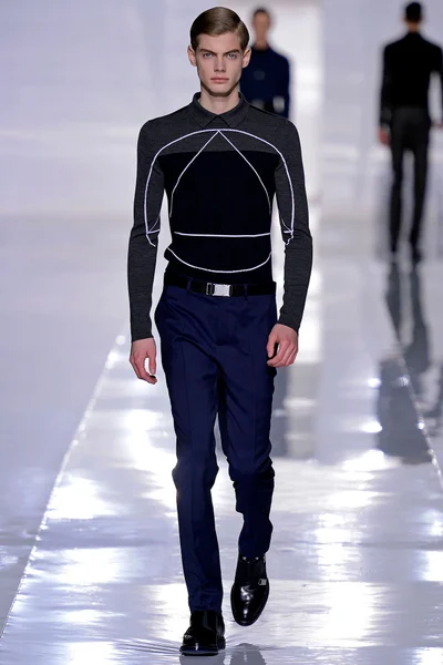 Look 27
